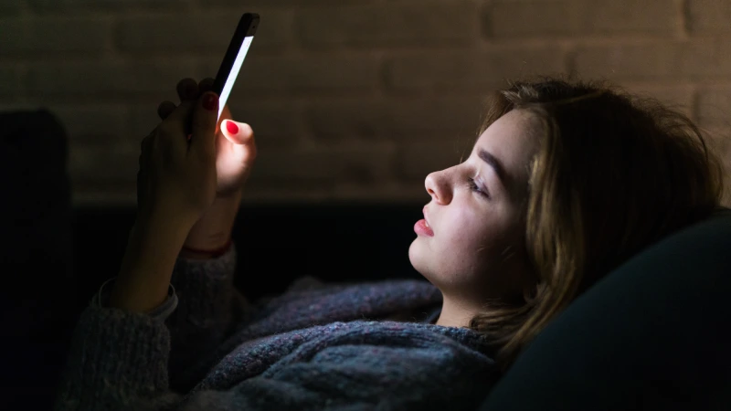 Uticaj plavog svetla na san