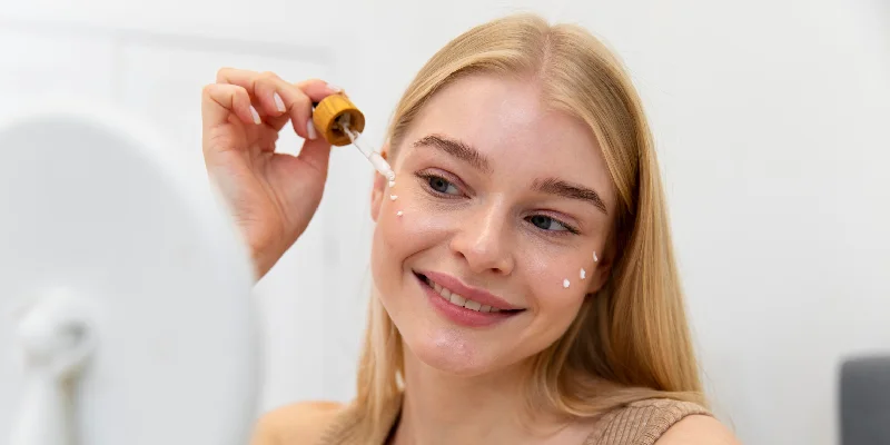 Zašto je kolagen postao predmet oduševljenja i na šta treba obratiti pažnju ako ga koristite? 3 beautiful young woman taking care herself